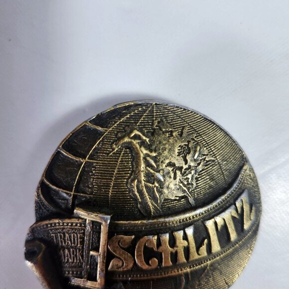 Schlitz Trademark Belt Buckle Vintage 70s Brass Globe D-168 Schultz Brewing Co. - Picture 2 of 7